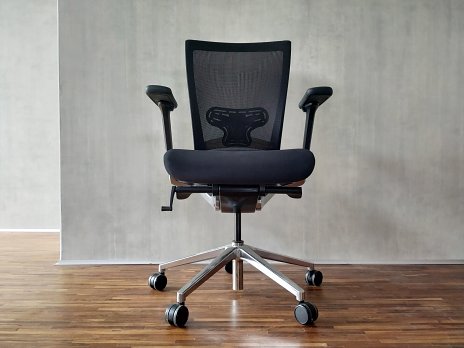 Testovanie kancelárskej stoličky Sidiz / Techo