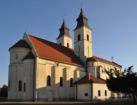 Románsky kostol v Diakovciach