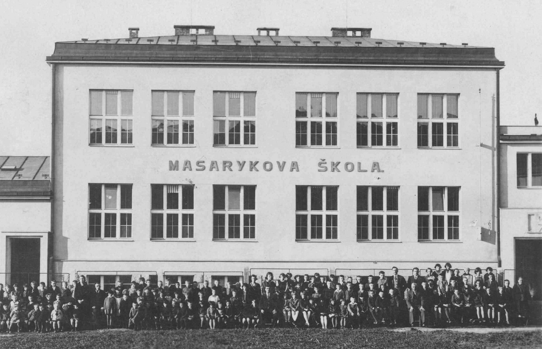 1936 - 1938 - prvé roky prevádzky českej školy 