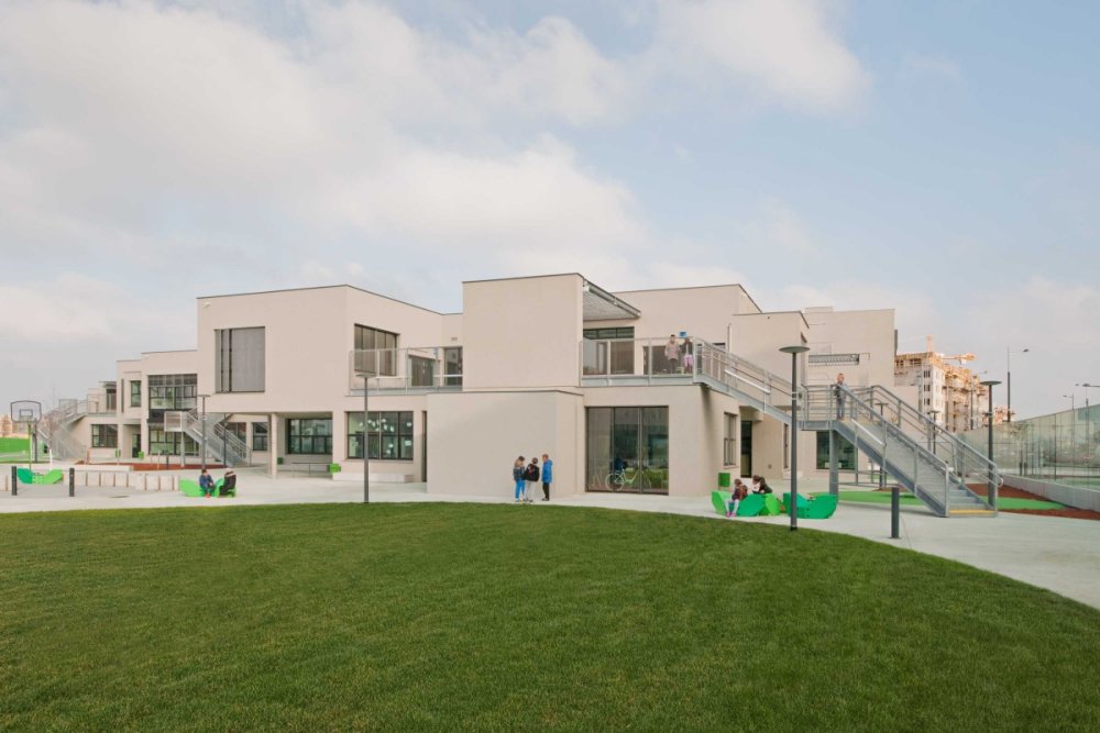 Základná škola vo Viedni od architektov PPAG z roku 2014. Foto – Hertha Hurnaus