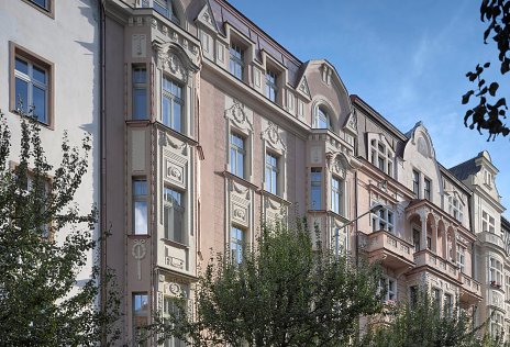 Rekonštrukcia a nadstavba secesného domu, Praha - Vinohrady