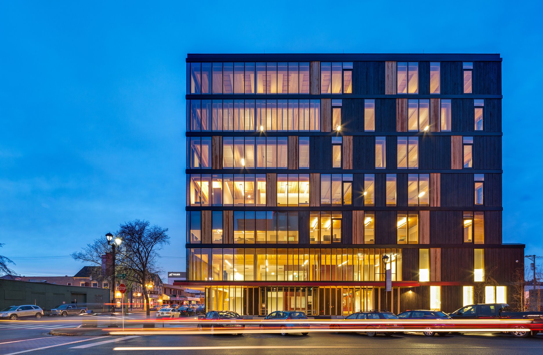 Osemposchodová budova určená pre potreby "Wood Innovation and Design Center"  pri "University of Northern British Columbia in Prince George" v  Britskej Kolumbii (Kanada).