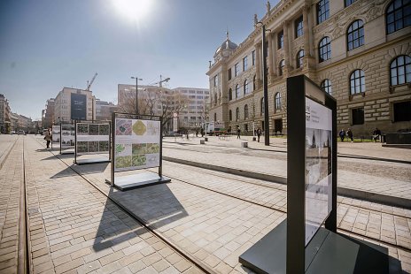 Nová výstava „Na kolejích“ mapuje históriu okolia Národného múzea a Čelakovského sadov