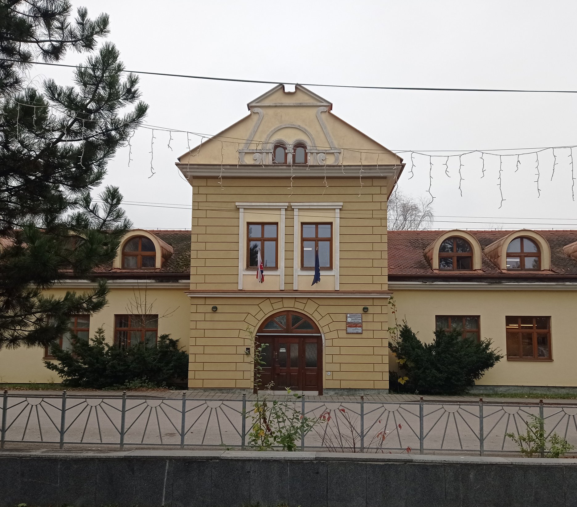 Návštevnícke centrum a administratívna budova Národného Parku Malá Fatra v obci Varín