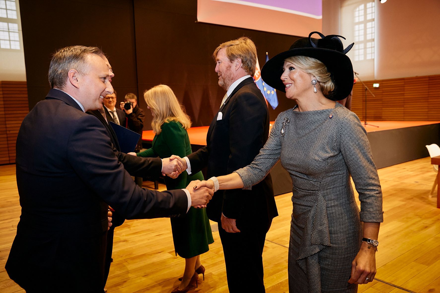 Spoločnosti Leadax a Wienerberger oficiálne spečatili vzájomnú dohodu o spolupráci za prítomnosti holandského kráľovského páru a prezidentky Slovenskej republiky. 
