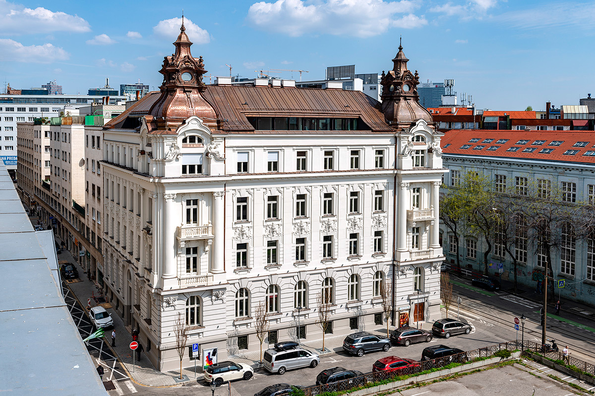 V priestoroch zrekonštruovanej národnej kultúrnej sú nové administratívne p