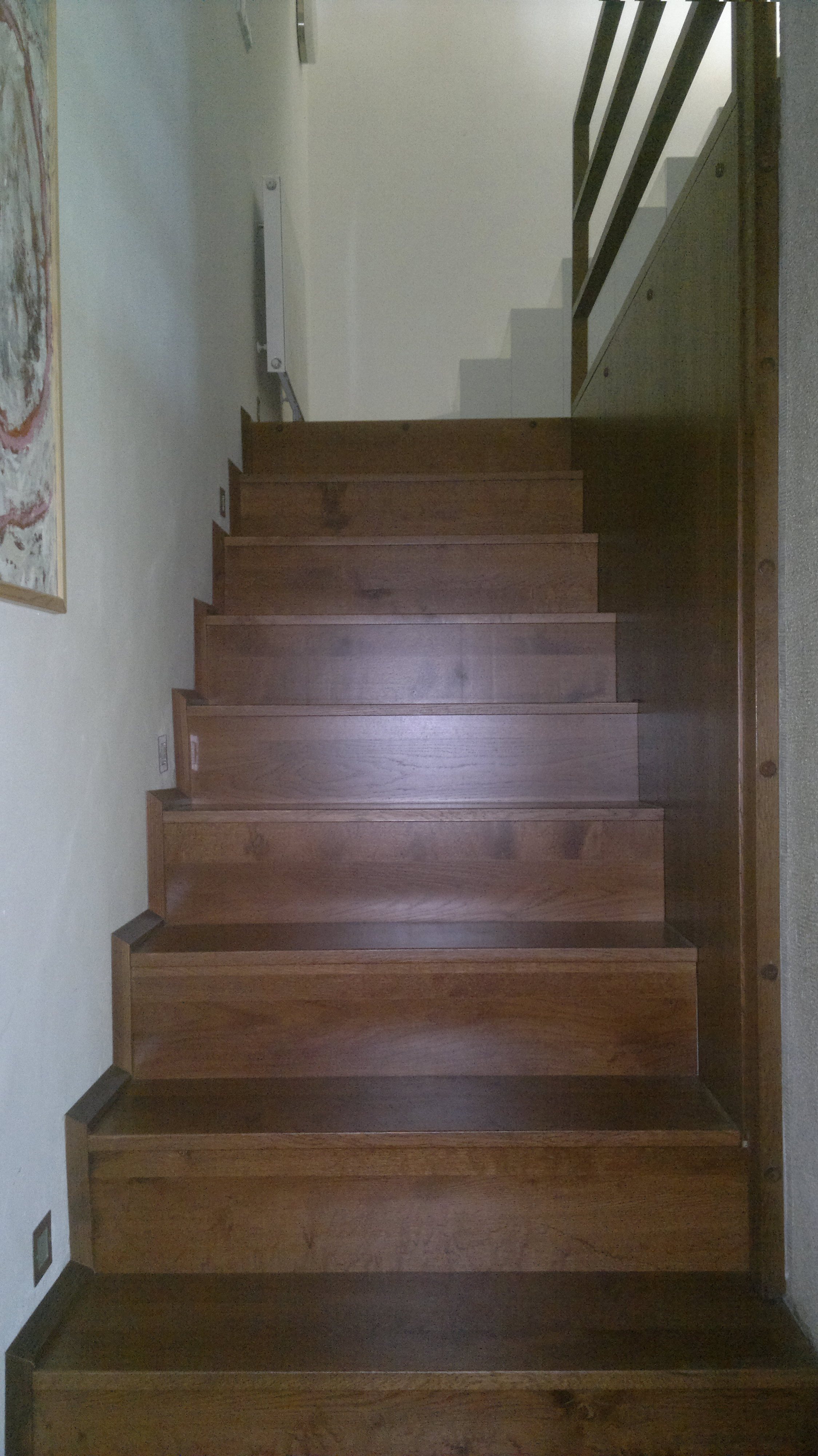 2. NP - Detail renovovaného  mahagónového schodiska