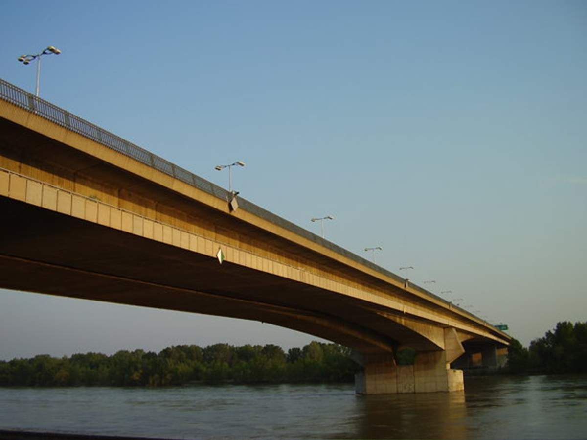 Na riešení Mosta Lafranconi sa Štefan Šlachta autorsky podieľal, patrí medzi jeho najvýznamnejšie realizácie (zdroj: FOTO - WIKIPÉDIA)
