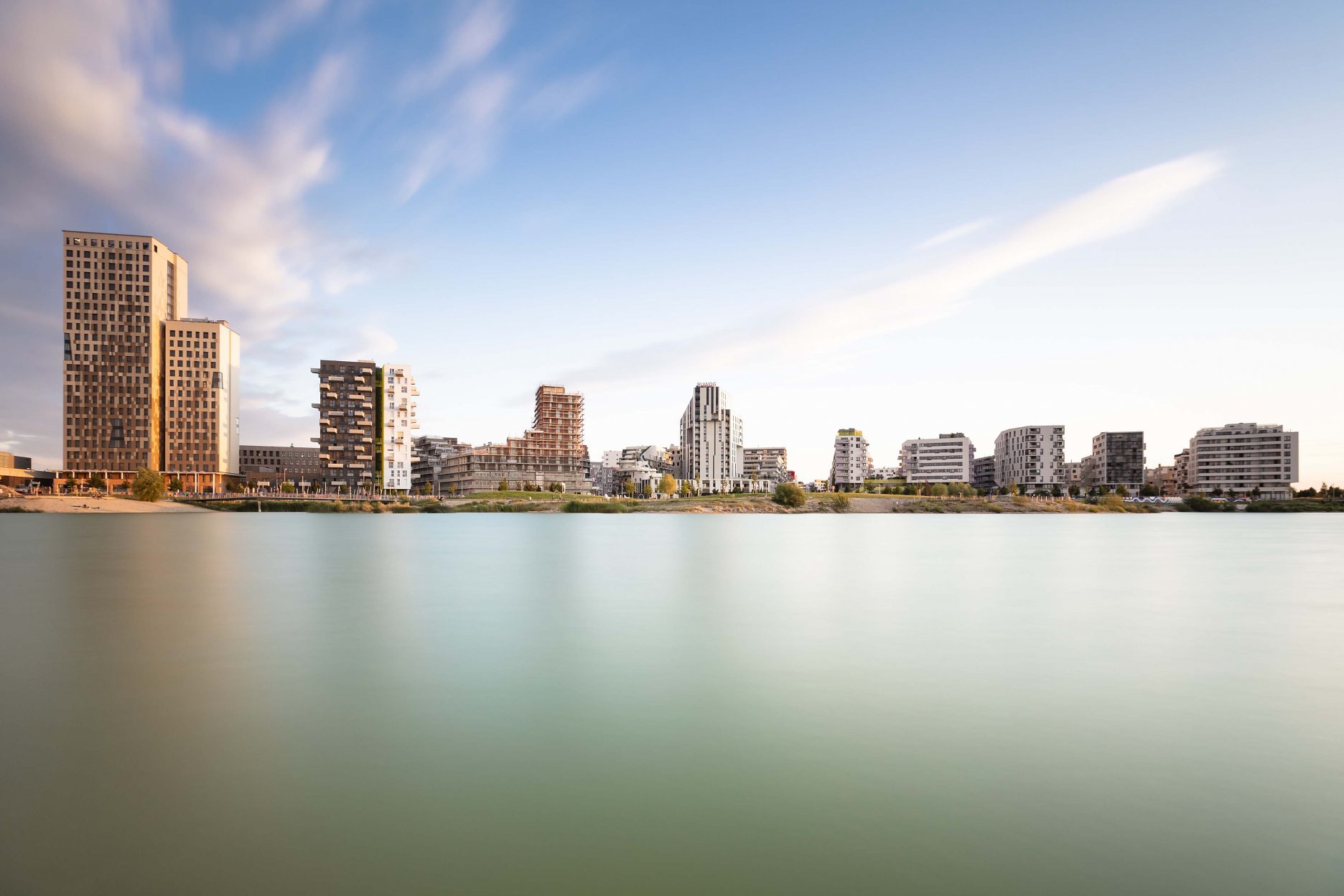 Umelé jazero v Seestadte je pozostatkom bývalej pieskovne. 