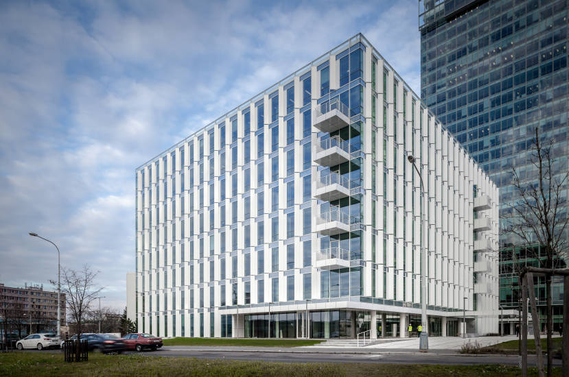 City Green Court, Praha, Richard Meier & Partners, Architects LLP / CUBOID ARCHITEKTI
