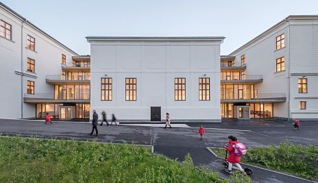 Základná a stredná škola Leoben, Rakúsko