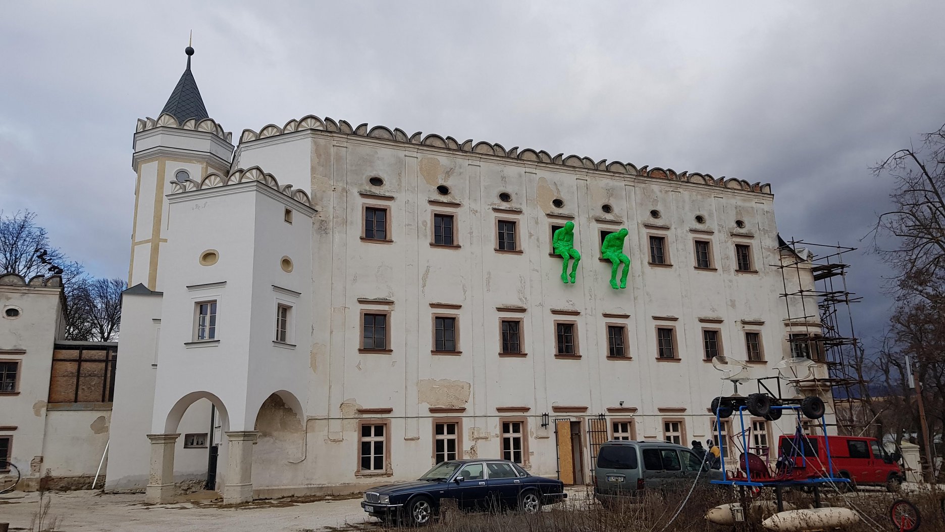 Južná fasáda v priebehu rekonštrukcie