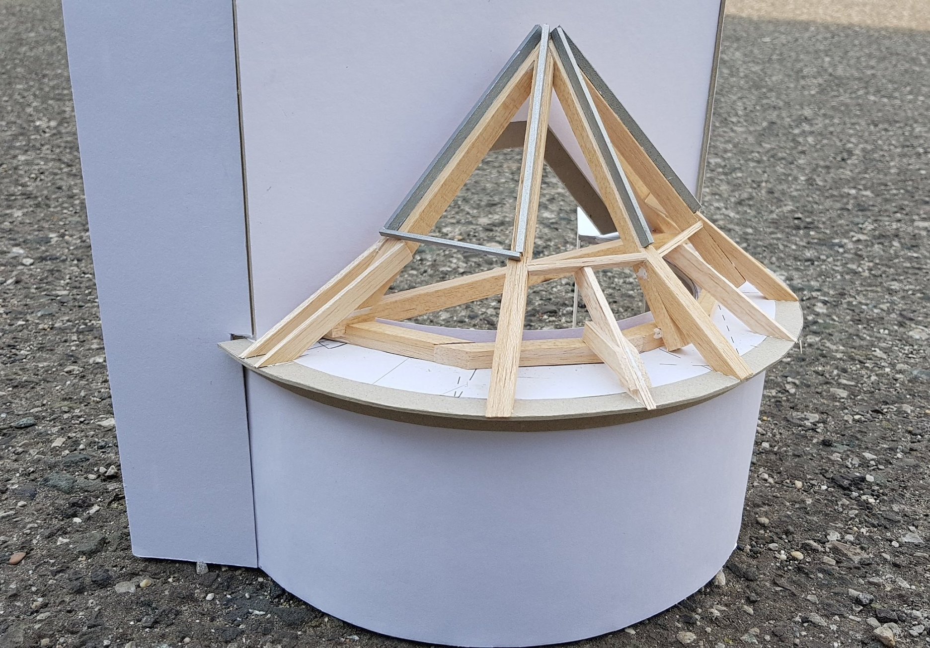 Replika krovu arkiera bola realizovaná podľa modelu