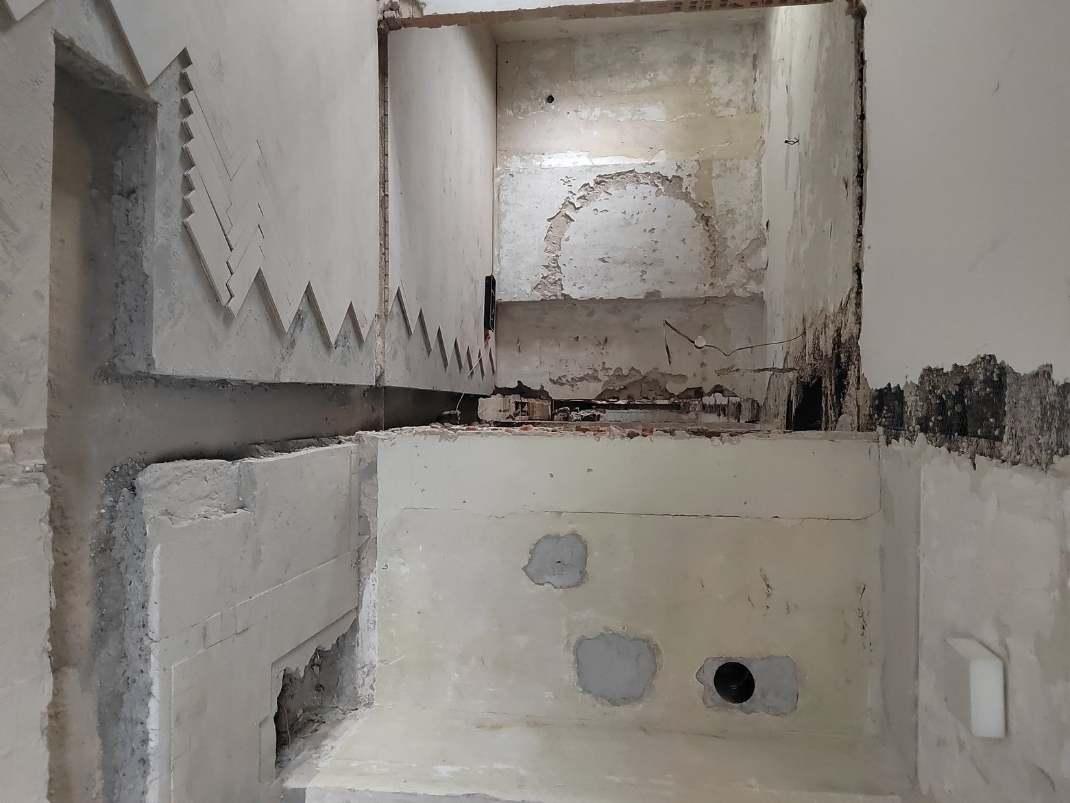 3. NP - búranie priečok