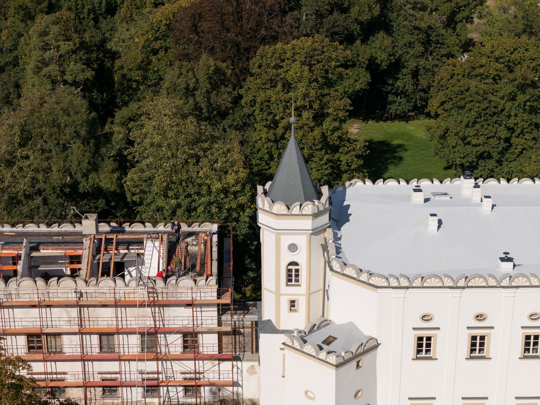 Rekonštrukcia strechy hospodárskeho traktu