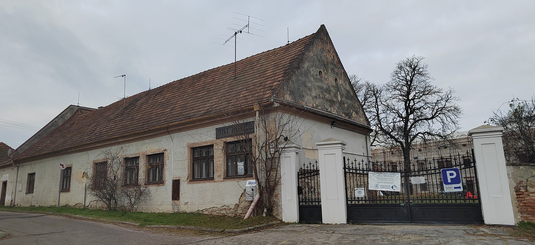 Vstup do areálu kaštieľa