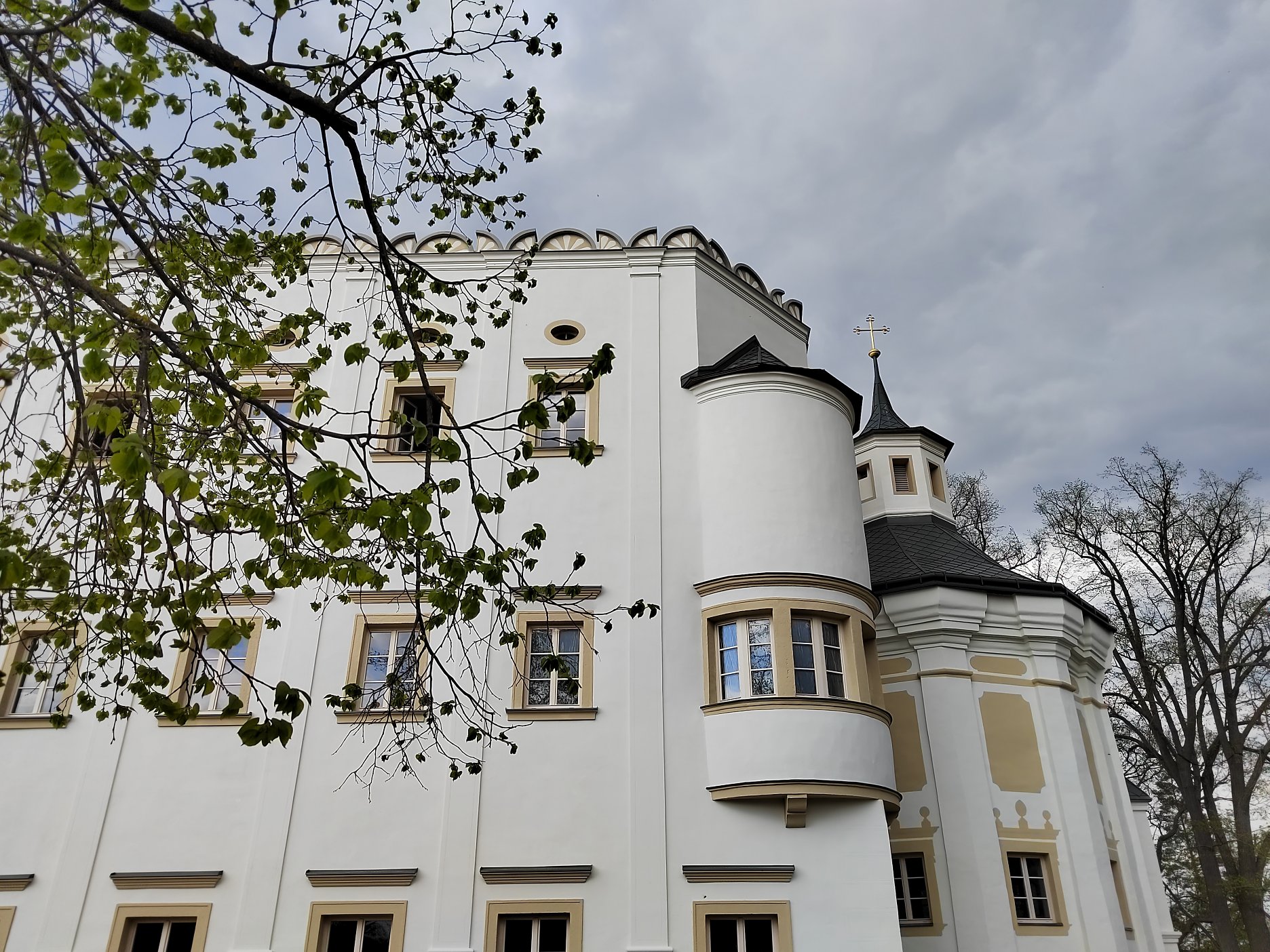 Detail zrekonštruovanej fasády kaštieľa