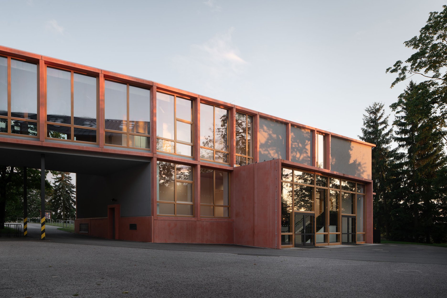 Prístavba základnej a materskej školy v obci Studenec