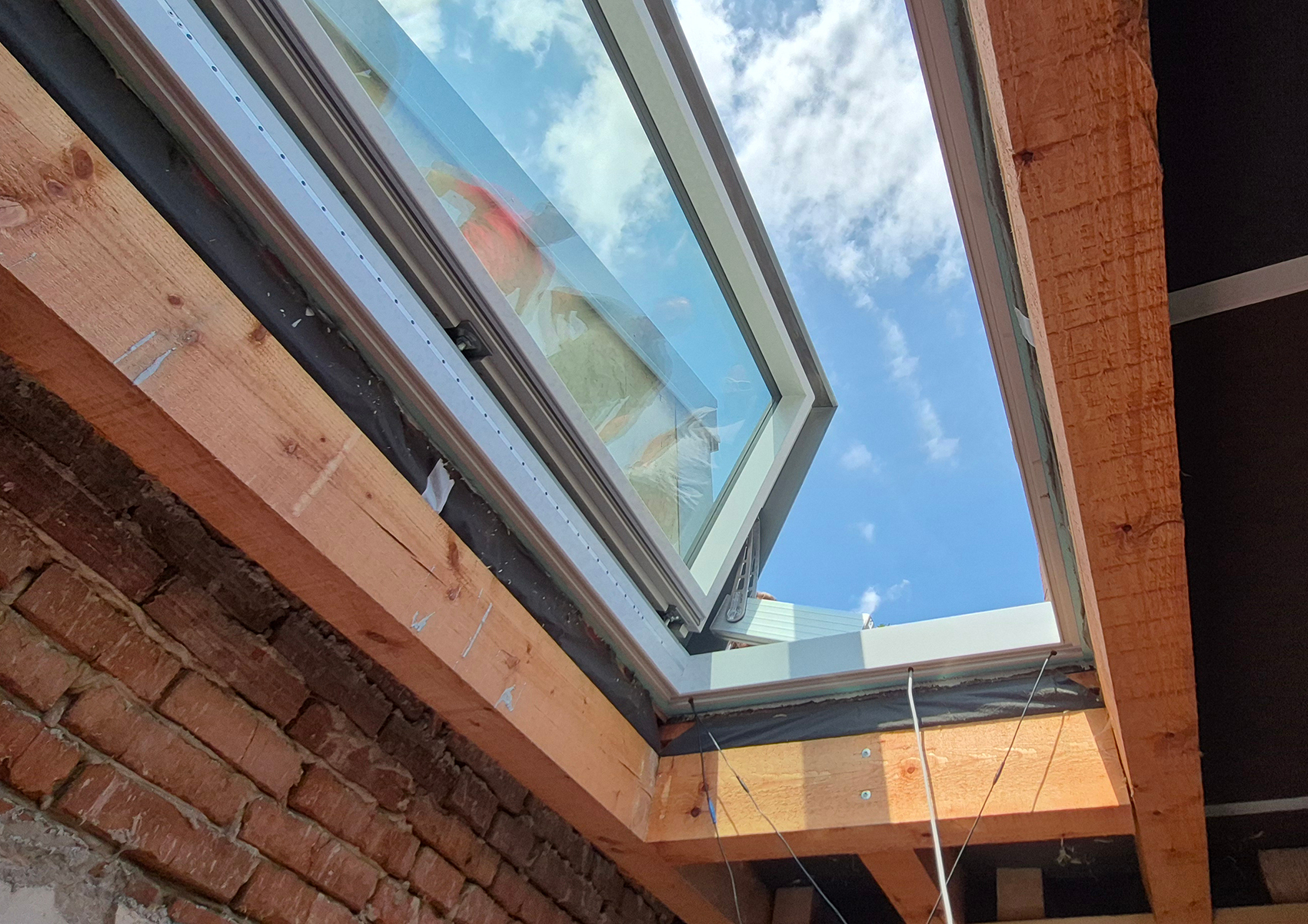 Obytná stavba - strešný výlez