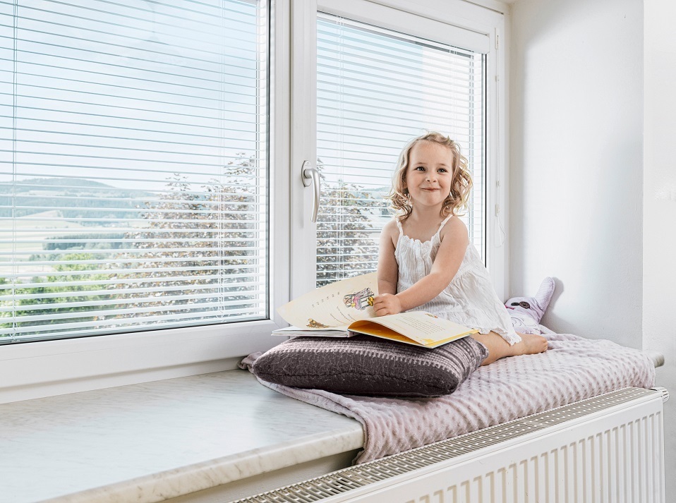 Slnečná ochrana – udržateľná alternatíva ku klimatizácii