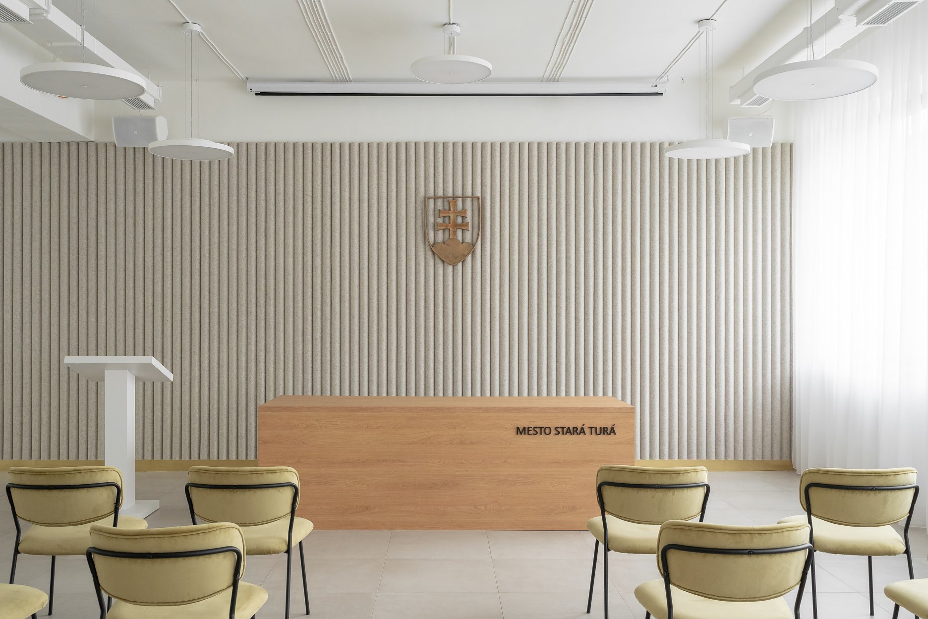 Veľká zasadacia miestnosť – variant svadba