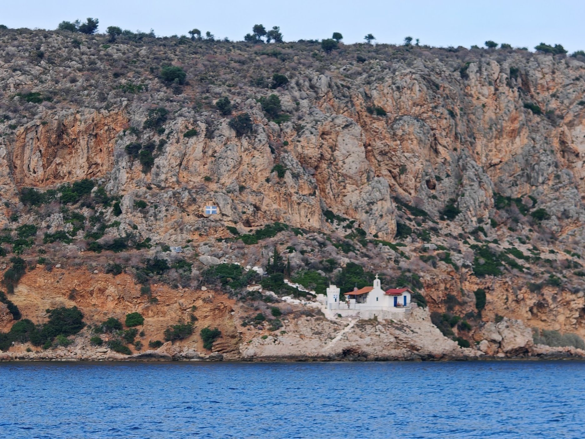 ...Ako deti modernej architektúry vieme oceniť aj  súzvuk stredomorskej prírody a tradičných architektonických prejavov...