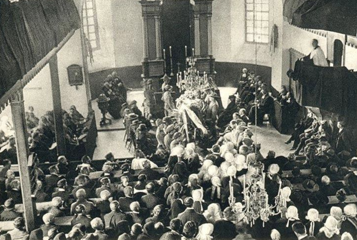 Posledná rozlúčka v evanjelickom kostole v Košariskách.