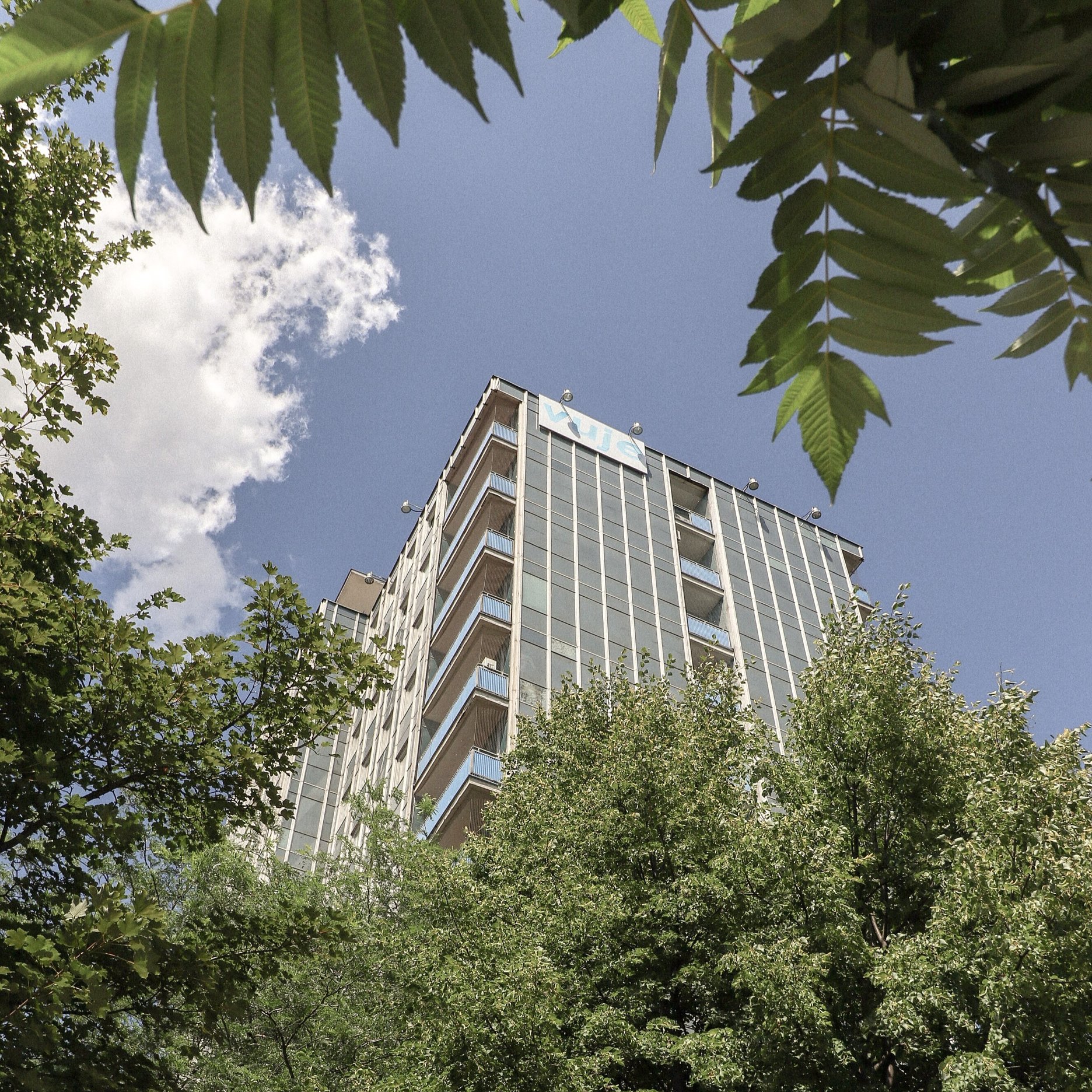 Pohľad na vežu riešeného objektu 