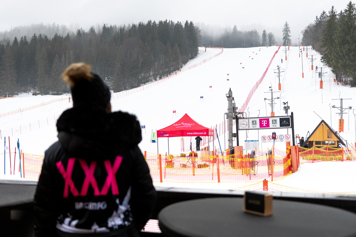 Celé podujatie sa odohrávalo v "rodinnej", komunitnej atmosfére. Zázemie a svah boli v priamom viditeľnom kontakte...