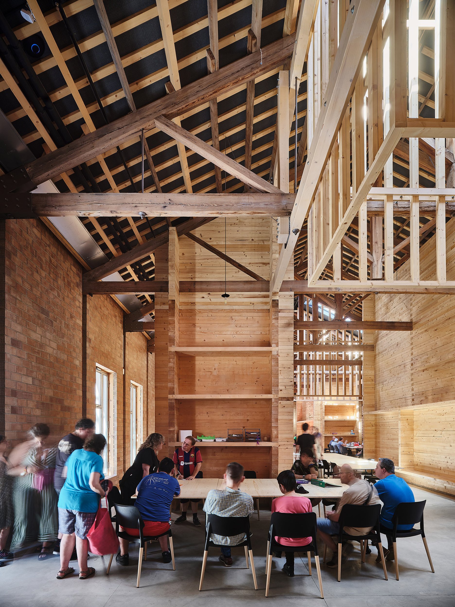 Hlavných priestor osvetlený rozmerným svetlíkom.