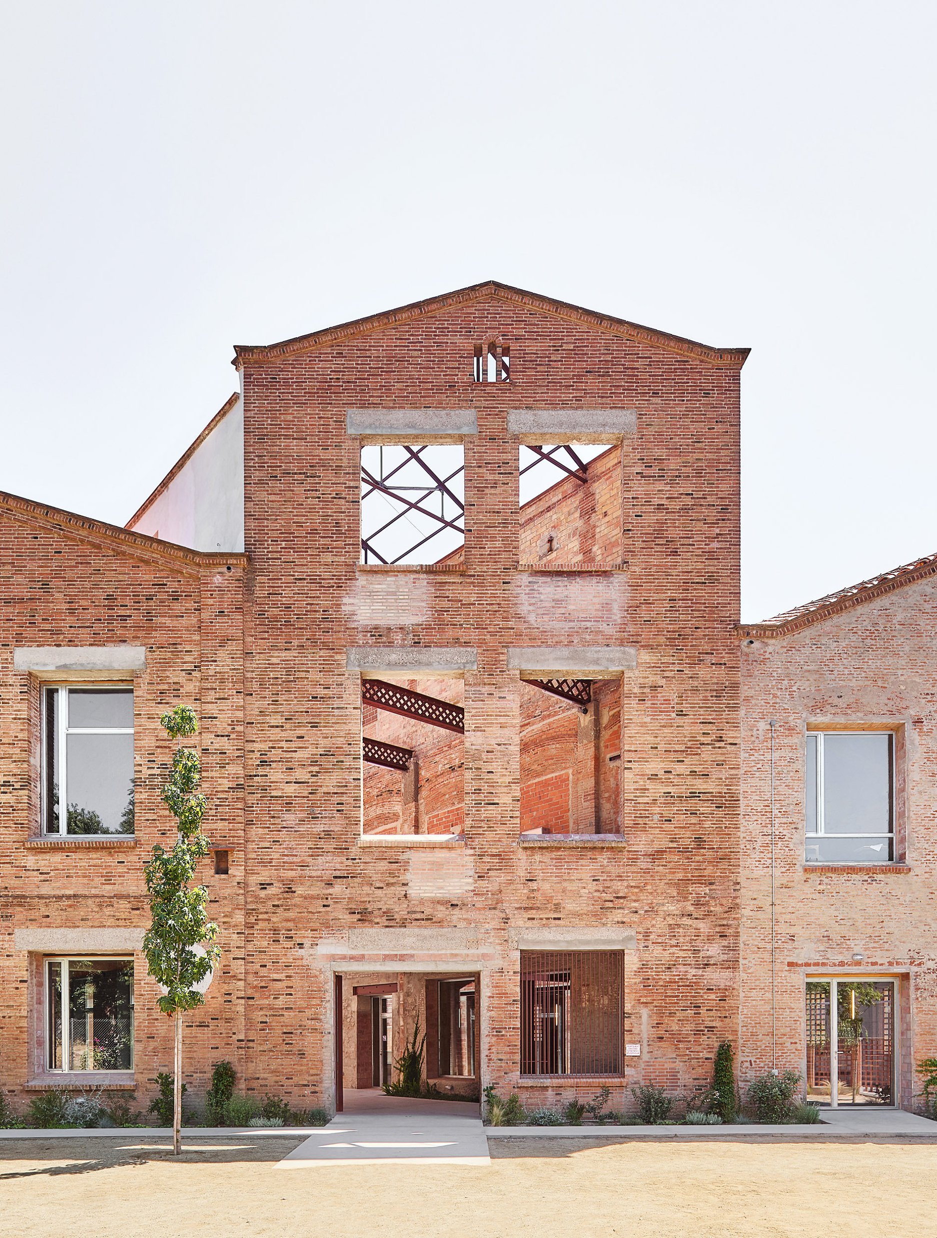 Pôvodné stavebné otvory boli obnovené v dobových rozmeroch.