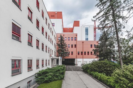 Efektívne riešenie stropných konštrukcií nemocnice v Českých Budějoviciach