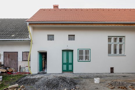 Rekonštrukcia a dostavba rodinného domu v Lozorne