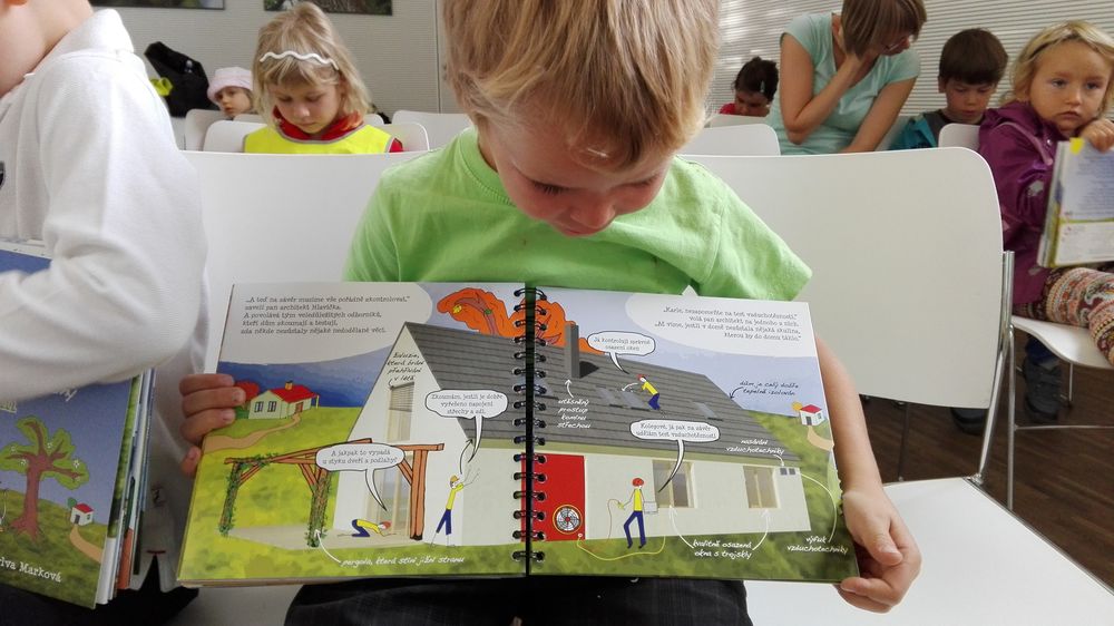 Fotografie ze čtení knihy pro děti MŠ a 2. třídy ZŠ v Brně