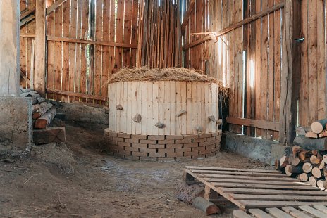 Indiánska sauna v stodole - Prvý ročník architektonického Workshopu PRAKS, 2023