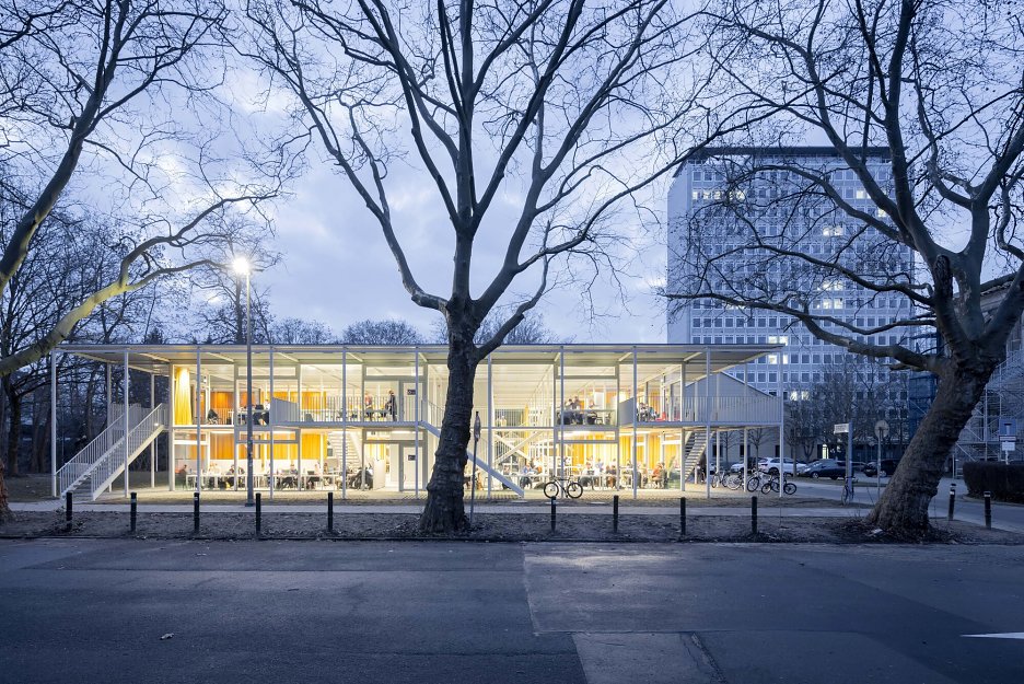 Študijný pavilón pre poslucháčov fakúlt Technickej univerzity v nemeckom Braunschweigu