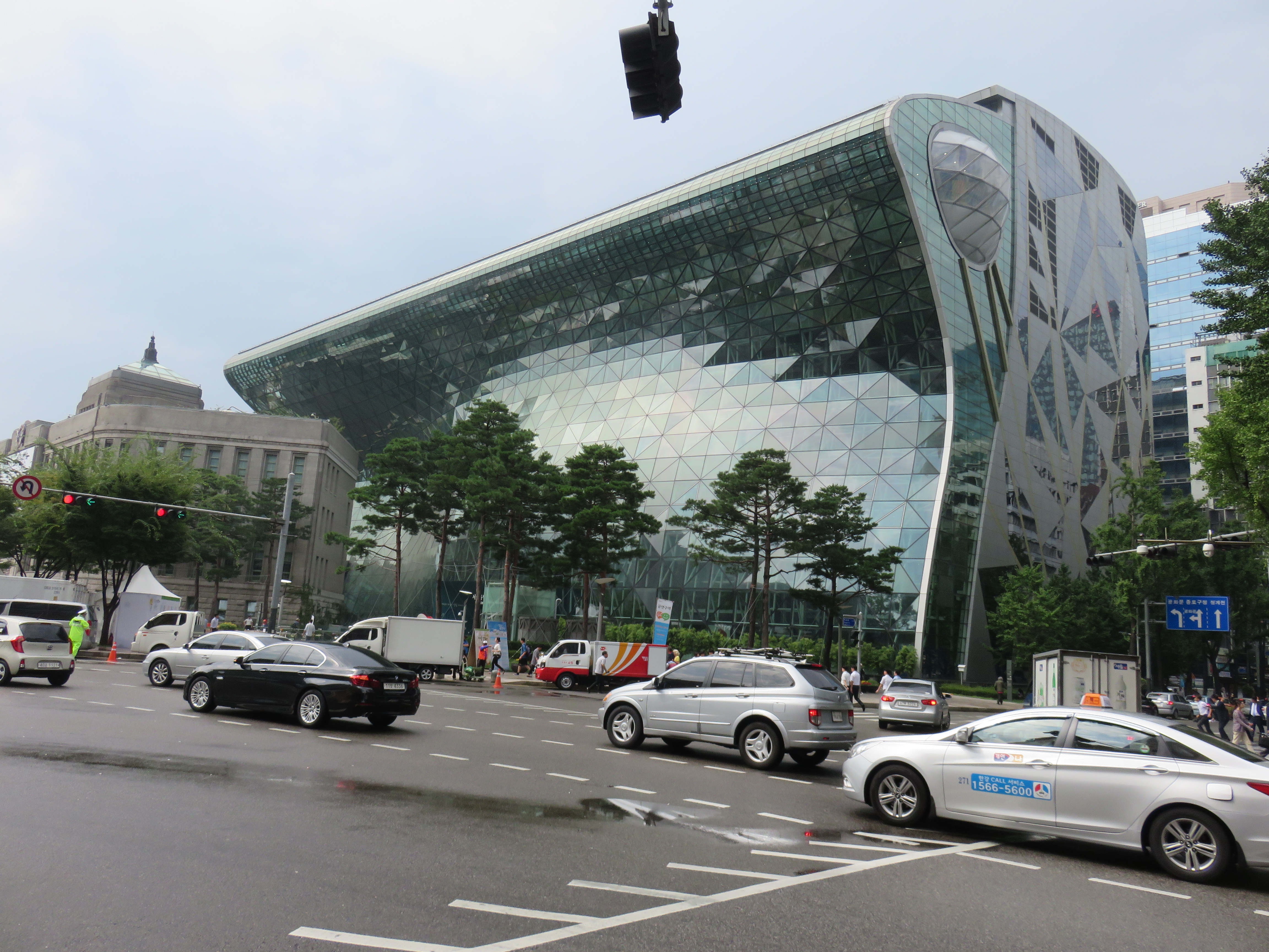 Nová soulská radnica, otvorená v r. 2012, autori – kórejskí architekti