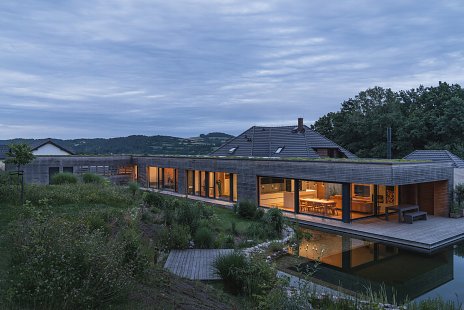 Vila nad vodou (ČR)