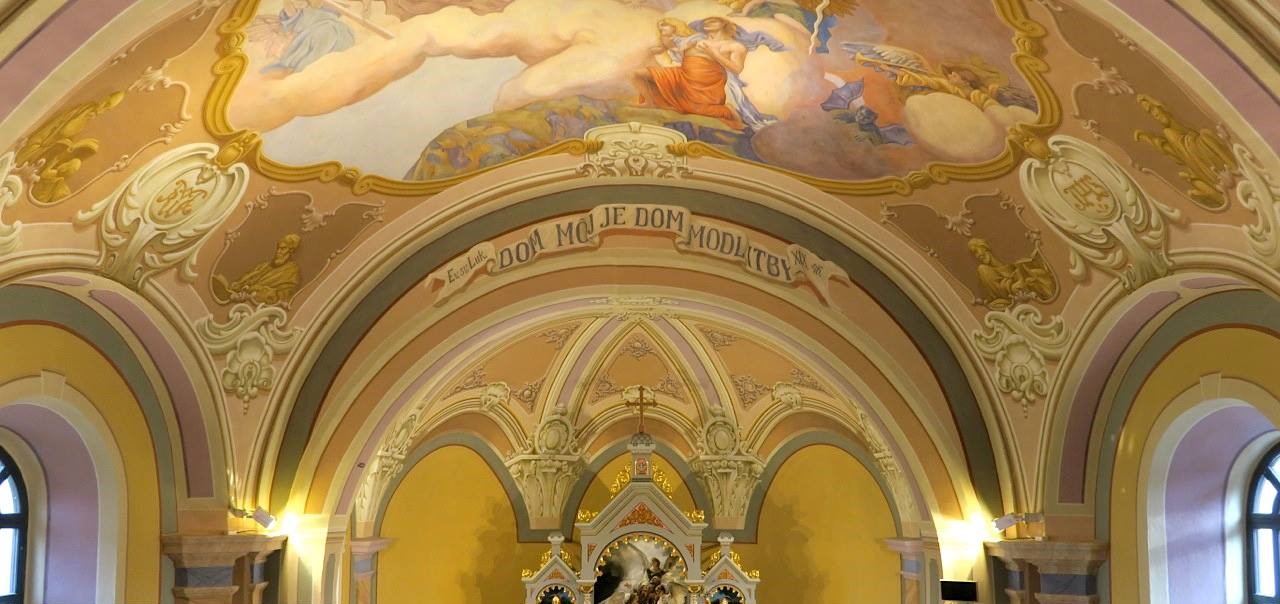 Interiér rímskokatolíckeho Kostola v sv. Jána Nepomuckého Trnavej Hore