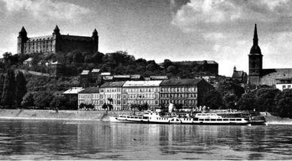 Bratislavský hrad - história a obnova na pohyblivých obrázkoch