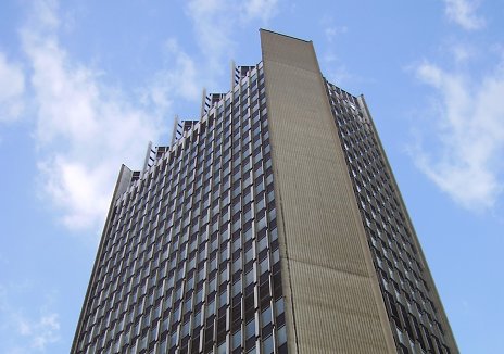 Autor budovy RTVS - Zbúrať ju je nebezpečné, chátranie by bol hriech