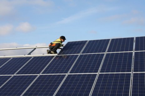 Štát prispeje domácnostiam na fotovoltaické elektrárne 3 450 eurami