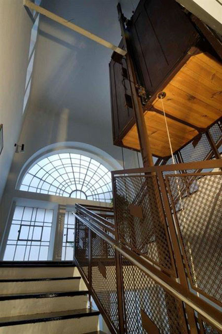 Schodiště a víťah