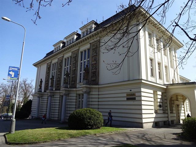 Obchodní komora - Leopold Bauer   