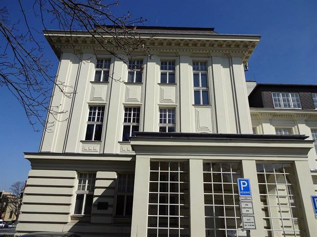 Obchodní komora - Leopold Bauer   