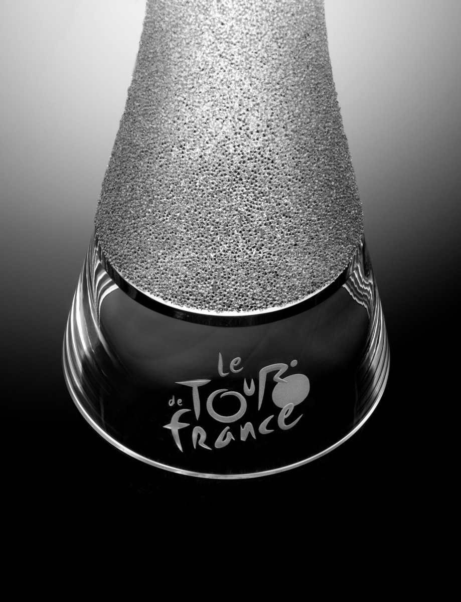 Detail spodného okraja trofeje