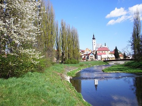 Lávka přes řeku Lubinu v Příboře