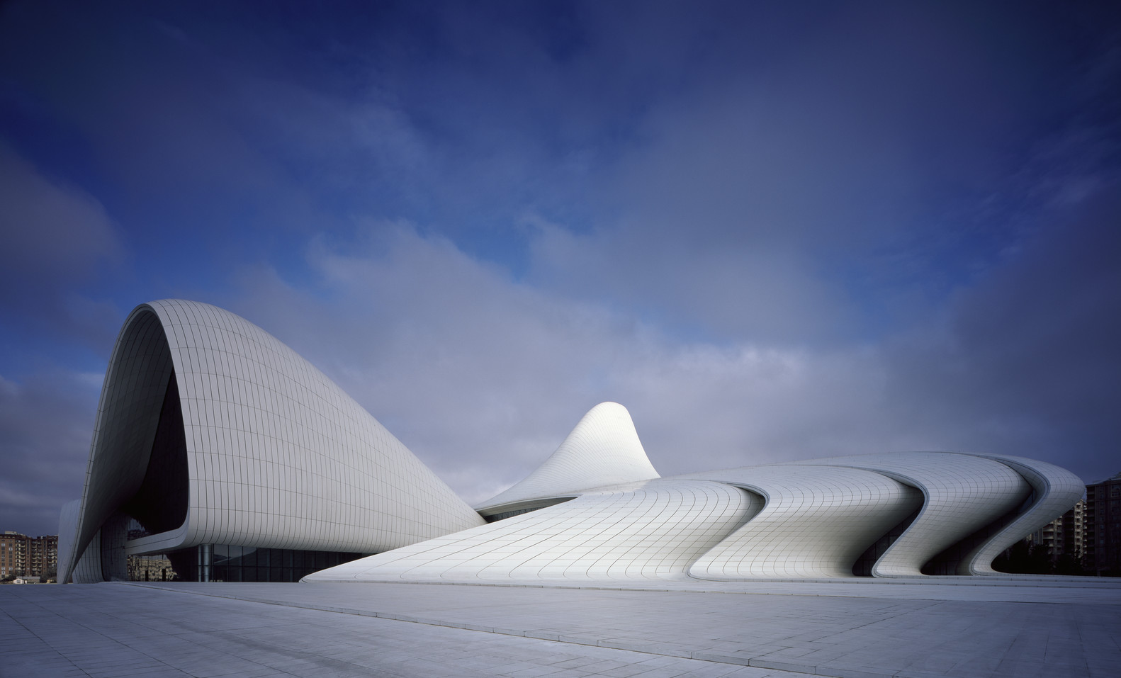 Zaha Hadid Architects - Heydar Aliyev Center, Baku
