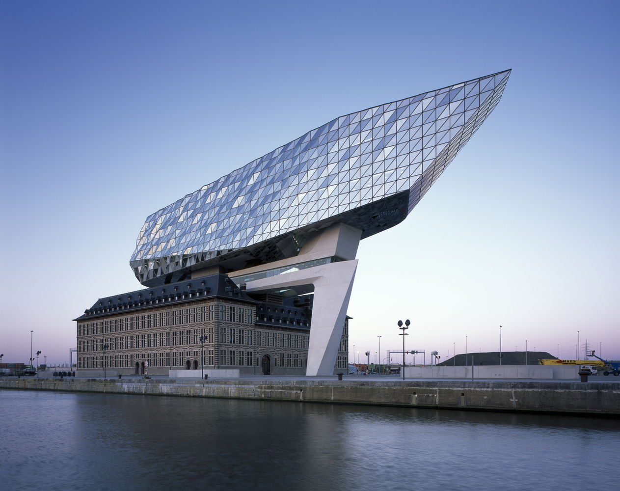 Zaha Hadid Architects - Port House, Antverpy