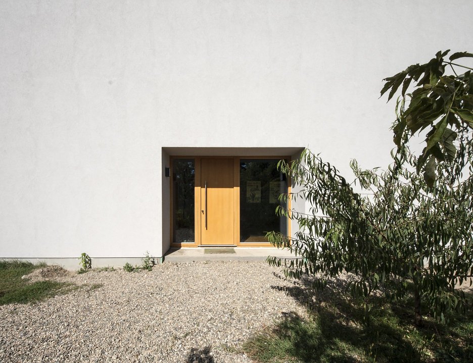 Zapustený vstup do domu